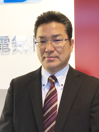 常務取締役　中村　雄二郎